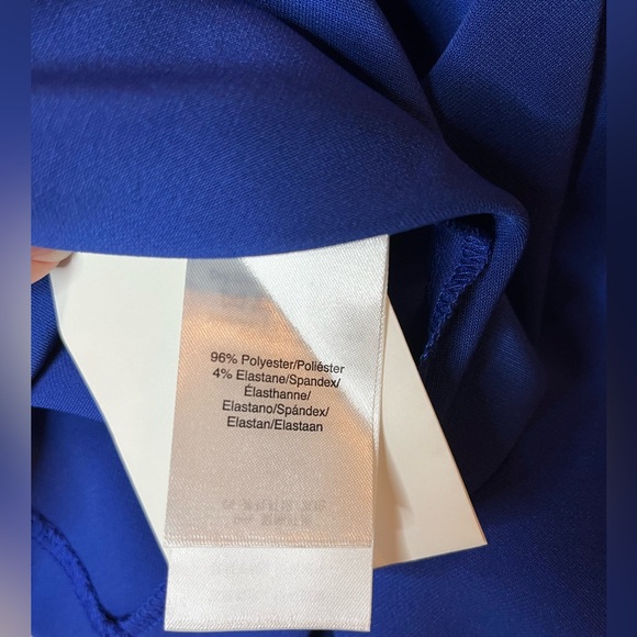 DKNY Shorts with silver accent buttons NWT - Picture 3 of 4